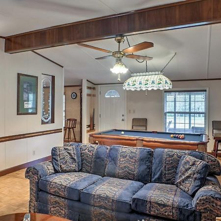 Ooltewah Cabin With Grill, Pool Table And Porch! エクステリア 写真