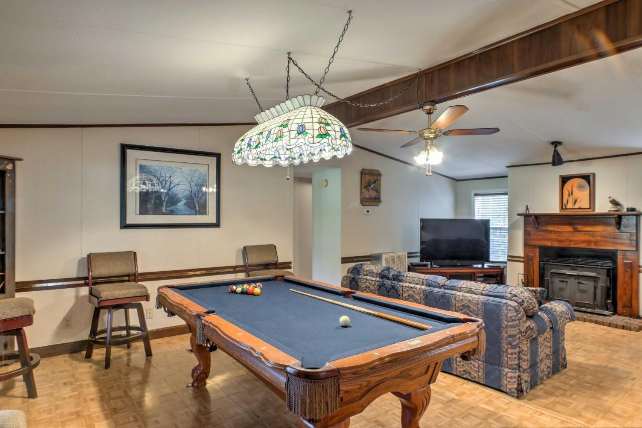 Ooltewah Cabin With Grill, Pool Table And Porch! エクステリア 写真