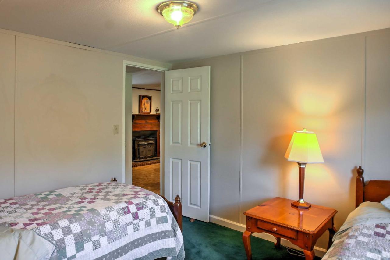 Ooltewah Cabin With Grill, Pool Table And Porch! エクステリア 写真