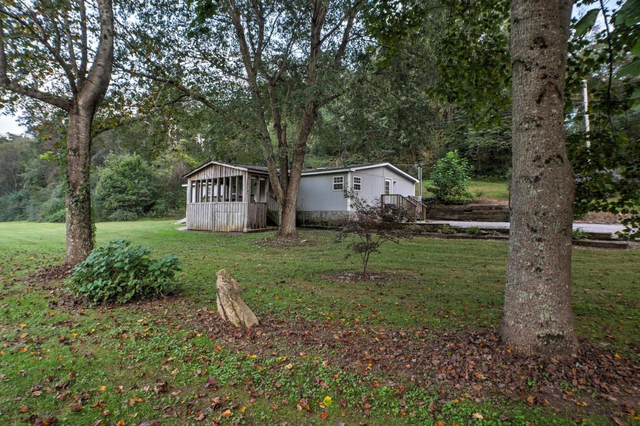 Ooltewah Cabin With Grill, Pool Table And Porch! エクステリア 写真